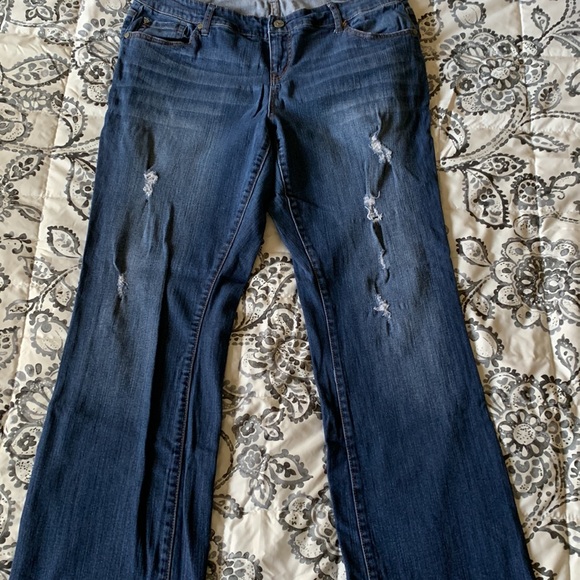 Torrid - Relaxed Boot - Distressed Jeans - Picture 2 of 5